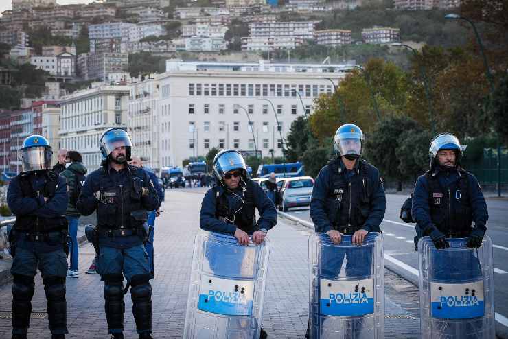 strada bloccare reato