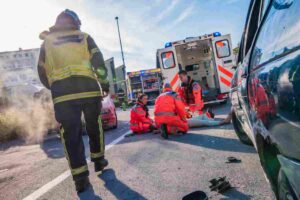 incidente ambulanza luci blu