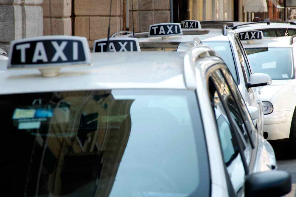 taxi italia regole guadagni